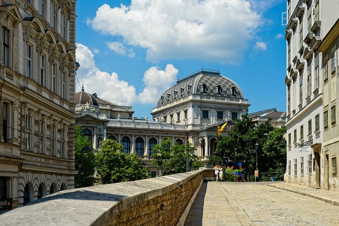 Vienna: Freud, Mozart & Beethoven Exploration Game - The practical side of playing offline