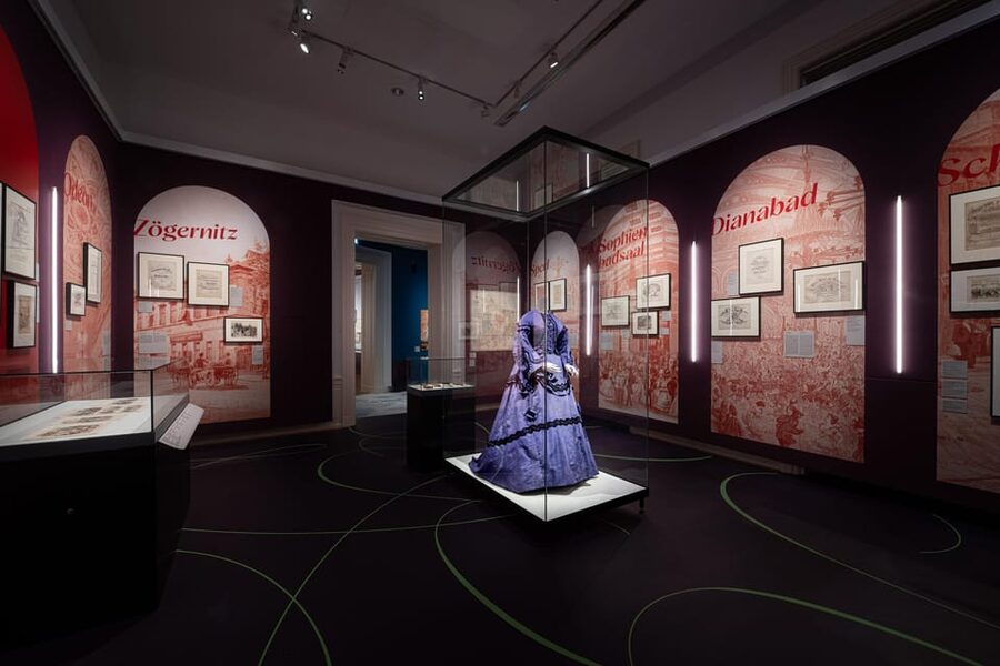 Vienna: Johann Strauss 200th birthday anniversary exhibition - Following Strauss from Vienna to Boston