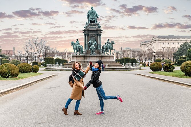 Vienna: Meet Beethoven Life Private Guided Walking Tour - Two hours at Beethoven Pasqualatihaus