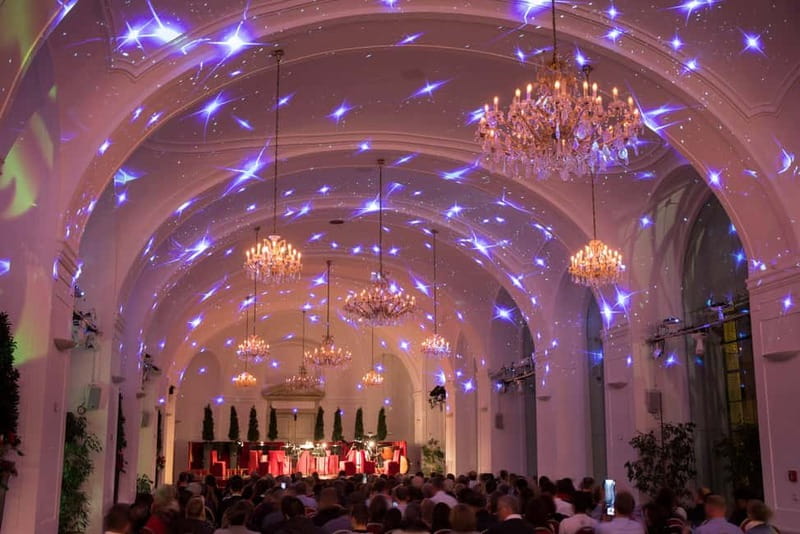 Vienna: Mozart and Strauss Concert at Schönbrunn - Arriving at the Schönbrunn Orangery