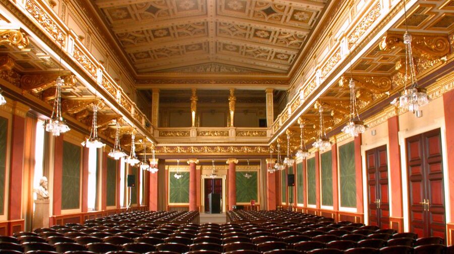 Vienna: Mozart Concert and Austrian Delights Dinner - The short walk to Musikverein