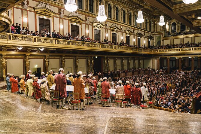 Vienna Mozart VIP Package: Concert, Dinner and Carriage Ride - The carriage ride through Vienna after dark