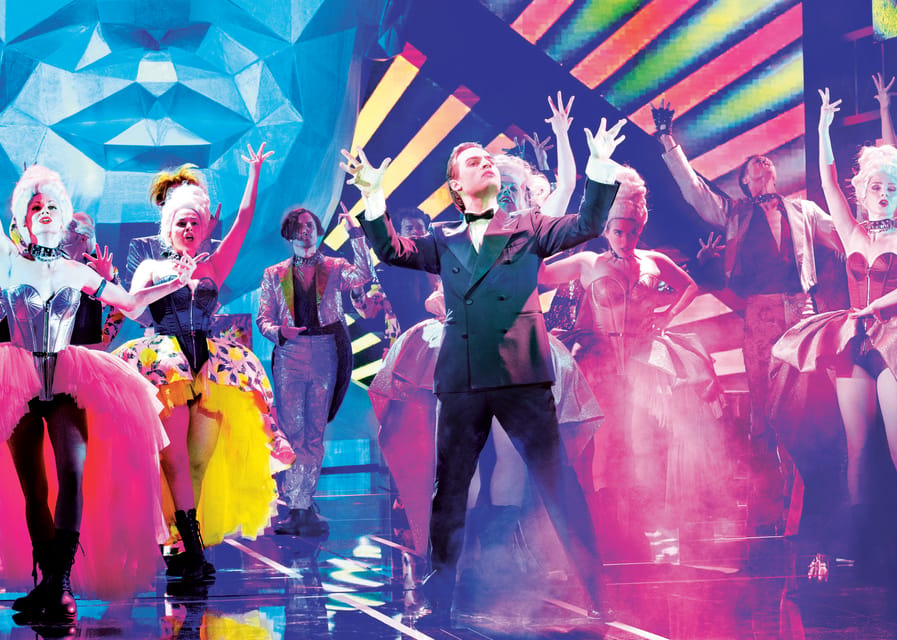 Vienna: Musical Tickets ROCK ME AMADEUS - THE FALCO MUSICAL - Entering the Ronacher Theater