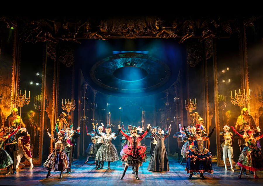 Vienna: Musical Tickets THE PHANTOM OF THE OPERA - The Raimund Theater sets the mood