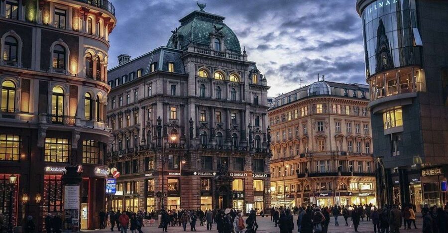 Vienna Private Walking Tour including State Opera - A strong start in Vienna’s historic center