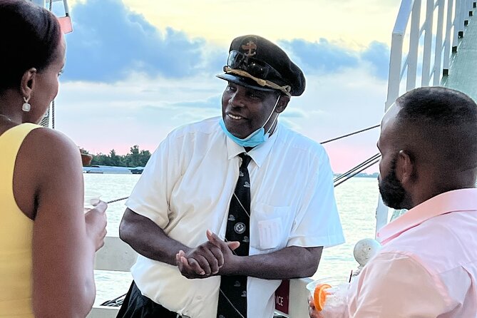 VIP Jazz Dinner Cruise with Private Tour and Open Bar Option - Is the open bar worth the extra cost?