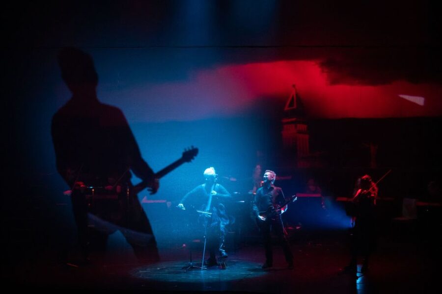 Vivaldianno The Show in Theatre Hybernia - How the story and visuals work together