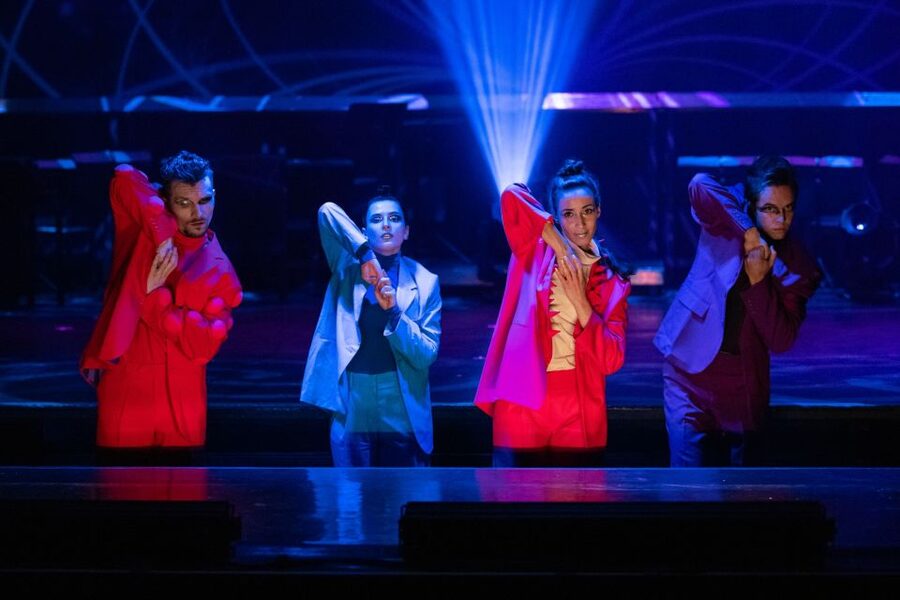 Vivaldianno The Show in Theatre Hybernia - Dancers, costumes, and the theatrical side