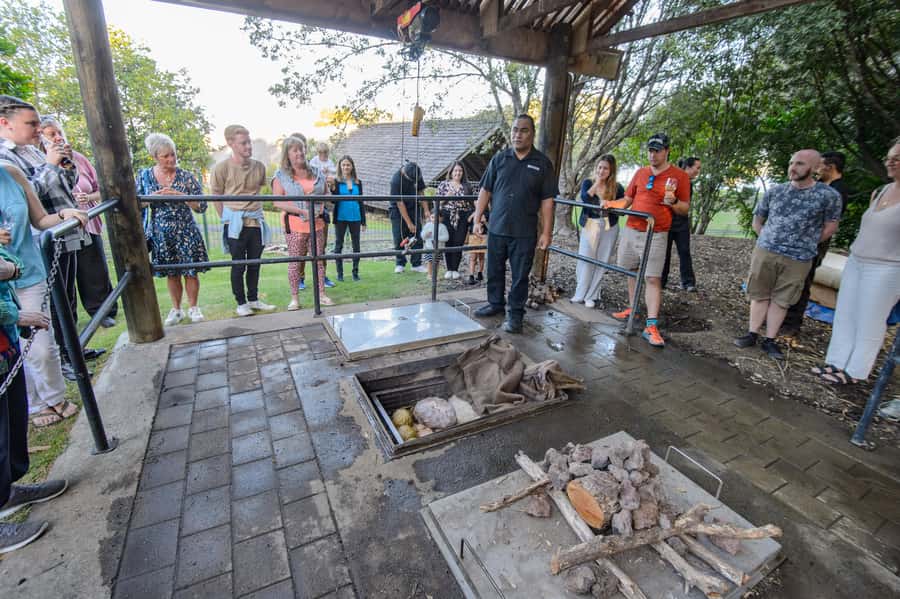 Waitangi: Treaty Grounds Hāngī and Concert Combo Pass - Hāngī dinner from the underground oven
