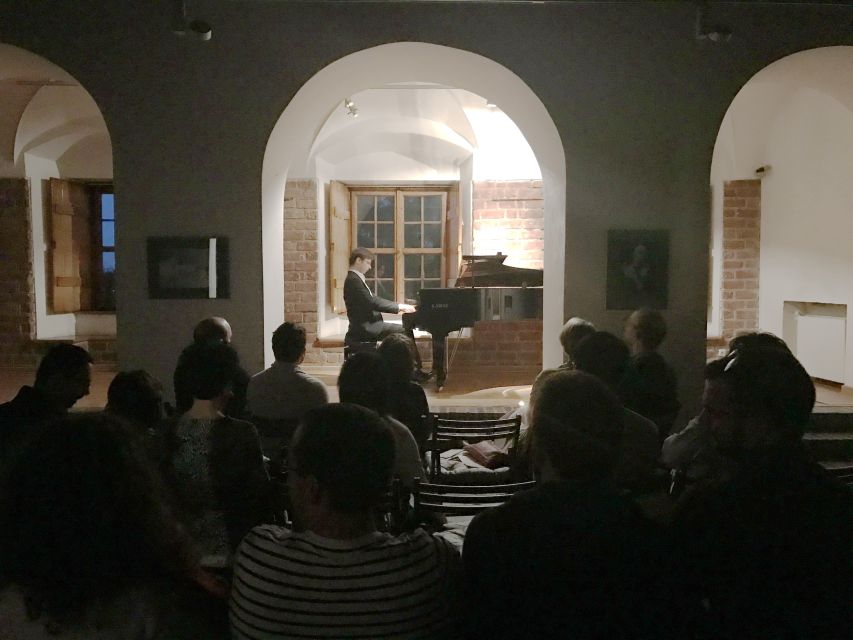Warsaw: Chopin Concert in the Old Town - Meeting the Pianists