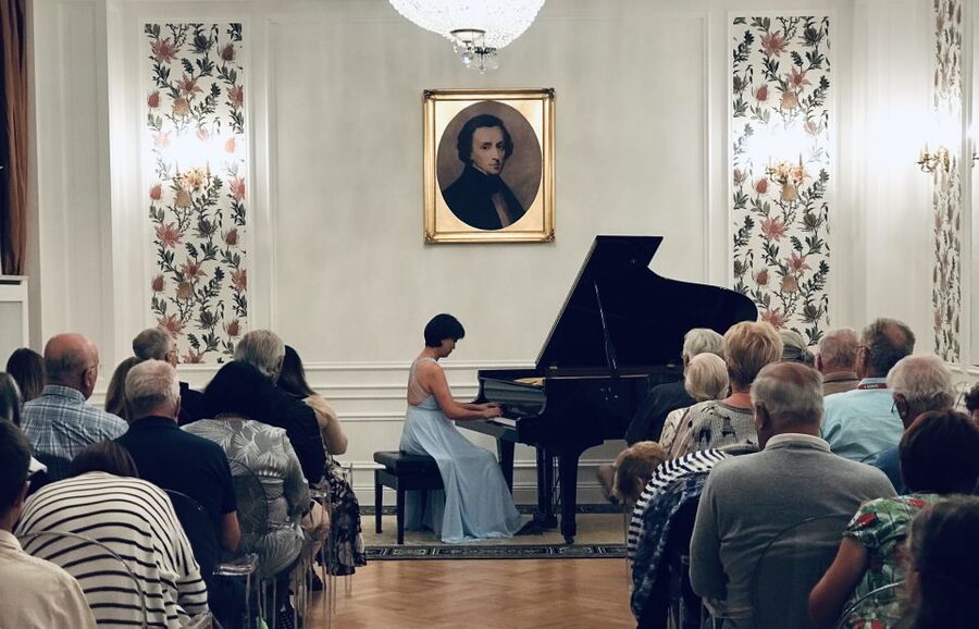 Warsaw: Chopin Concert Ticket With Glass of Champagne - Presentation, languages, and accessibility