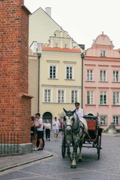 Warsaw: Guided Walking Tour with a Private Chopin Concert