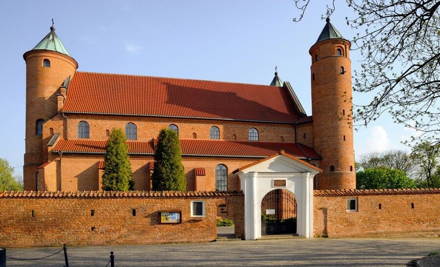 Warsaw: Half-Day Private Chopin Tour to Zelazowa Wola - Saxon Garden and the cafe pause