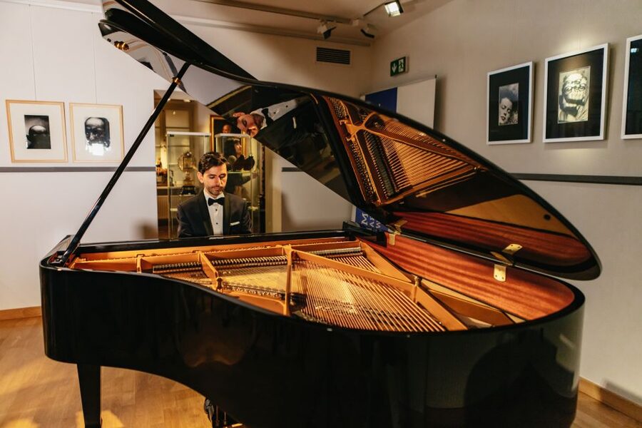 Warsaw: Live Chopin Piano Concert - Why the intimate acoustics matter
