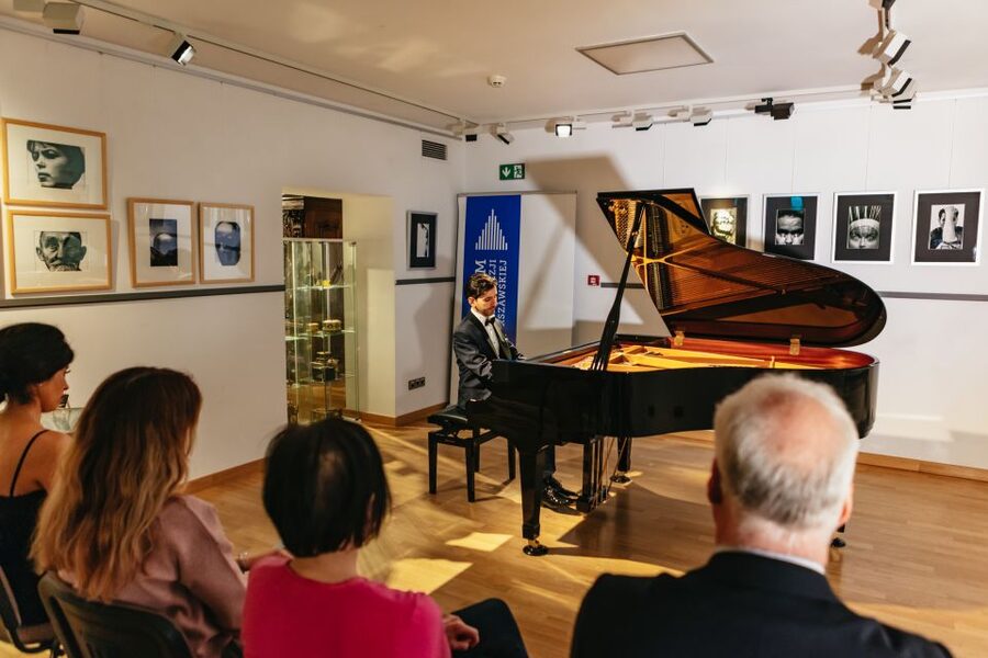 Warsaw: Live Chopin Piano Concert - The Dean’s Palace and its small concert room