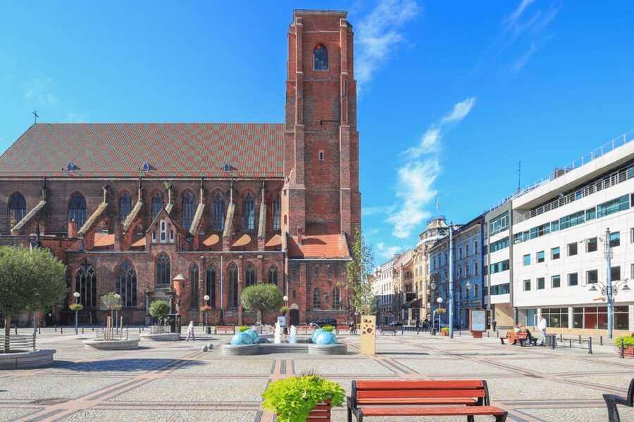 Wrocław: Chopin & Friends piano concerts - Accessibility, languages, and timing