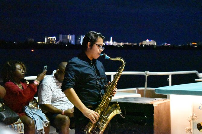 Your Romantic Dinner in Cancun, includes national open bar and live music - Dinner choices and food quality