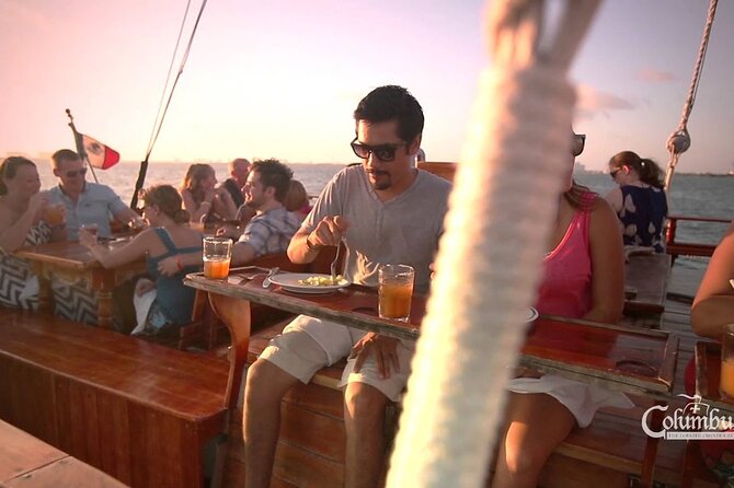 Your Romantic Dinner in Cancun, includes national open bar and live music - Is it truly romantic?