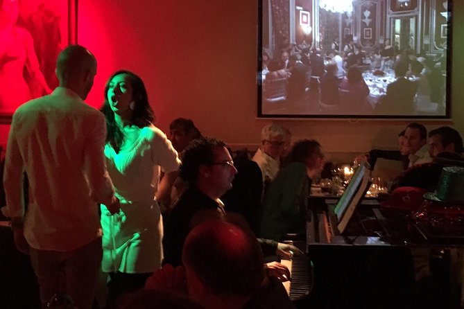 Zarzuela Opera and Dinner at La Castafiore Restaurant in Madrid - A Dinner Where the Waiters Take the Stage