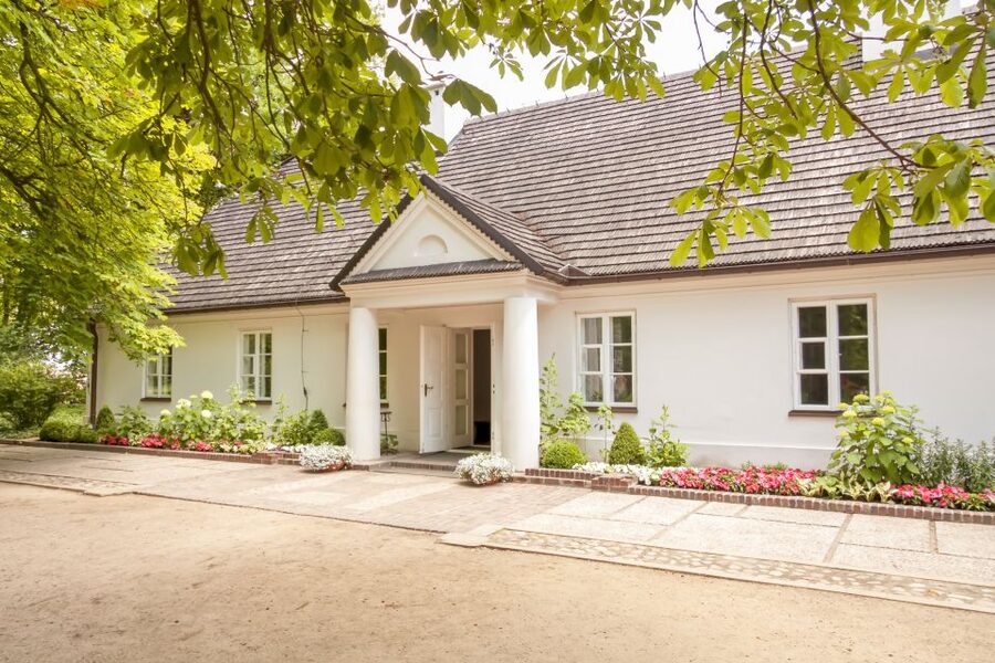 Zelazowa Wola: Frederic Chopin Half-Day Private Tour - Why Żelazowa Wola matters to Chopin fans